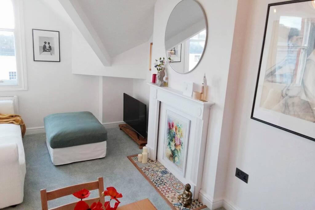 Cosy, Elegant Apartment In Heart Of Ludlow Town Luaran gambar