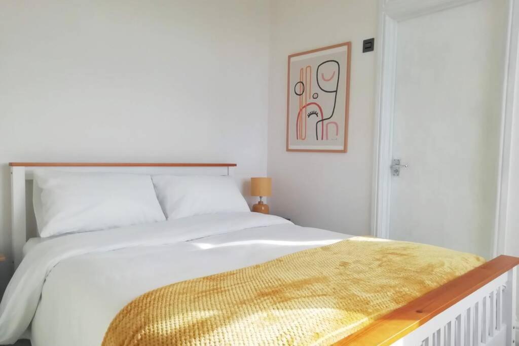 Cosy, Elegant Apartment In Heart Of Ludlow Town Luaran gambar
