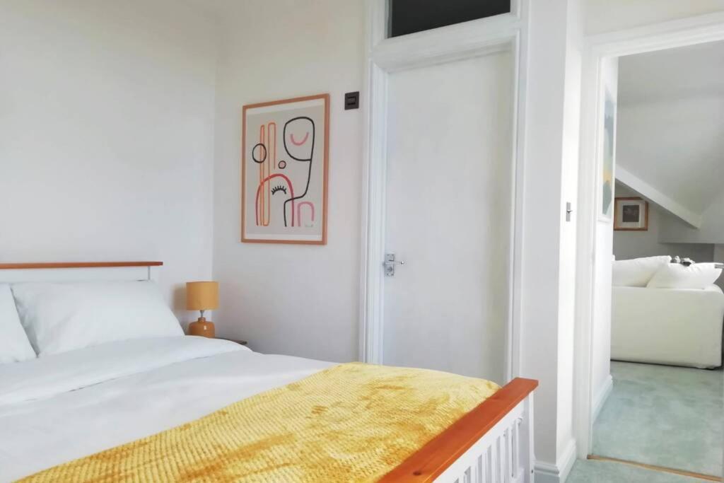 Cosy, Elegant Apartment In Heart Of Ludlow Town Luaran gambar