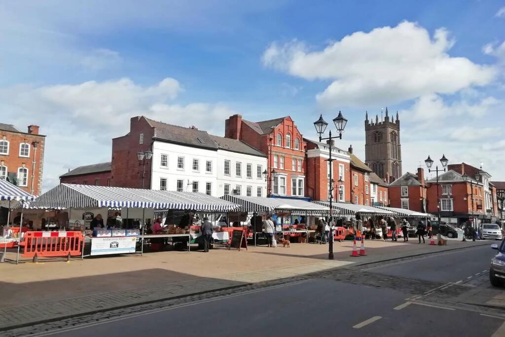 Cosy, Elegant Apartment In Heart Of Ludlow Town Luaran gambar